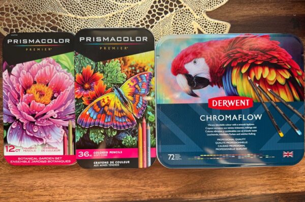 hochwertige Buntstifte von Derwent und Prismacolor in 